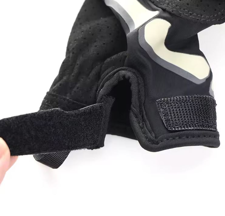 GHOST GLOVES